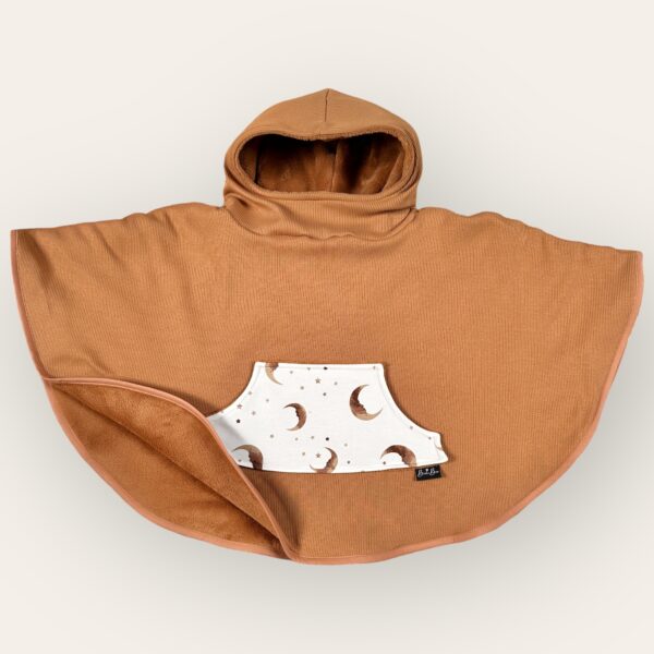 Poncho To the moon