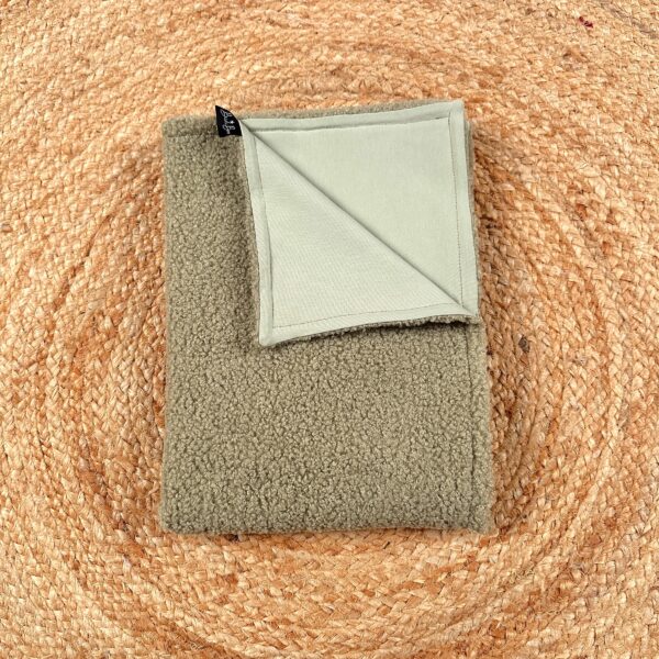 Couverture mi-saison bouclette olive